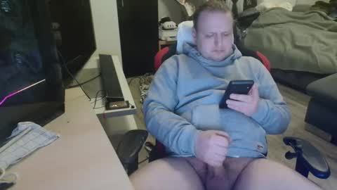 Snapshot of _kitsu_ chatting on 12.17.25 _kitsu_ online show from 12.17.25