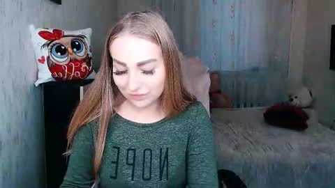 Snapshot of _kittyboo chatting on 11.23.25 Aleksa online show from 11.23.25