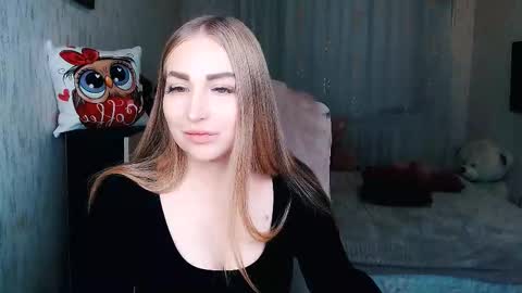 Snapshot of _kittyboo chatting on 12.04.25 Aleksa online show from 12.04.25