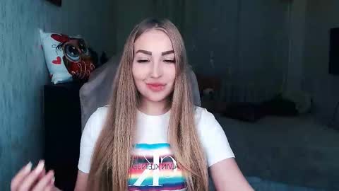 Snapshot of _kittyboo chatting on 12.19.25 Aleksa online show from 12.19.25