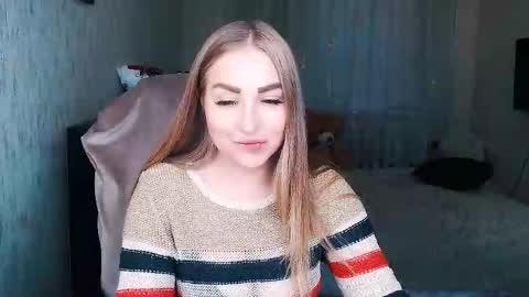 Snapshot of _kittyboo chatting on 12.21.25 Aleksa online show from 12.21.25