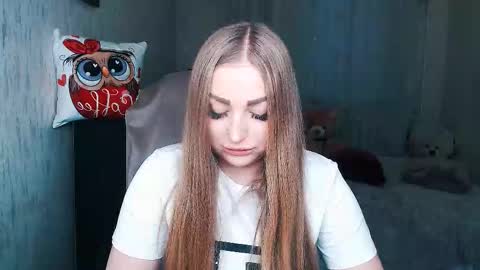 Snapshot of _kittyboo chatting on 01.12.26 Aleksa online show from 01.12.26