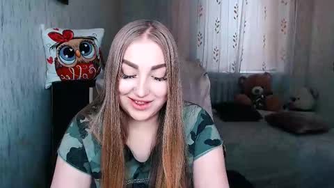 Snapshot of _kittyboo chatting on 02.12.26 Aleksa online show from 02.12.26