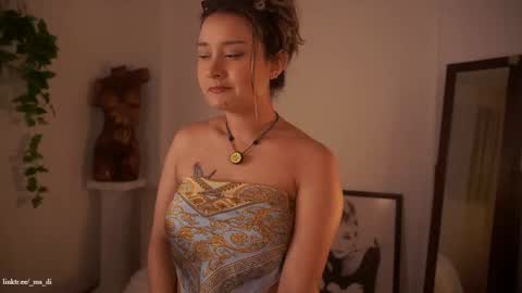 Snapshot of _lady_di chatting on 09.19.25 Not on OF Some stuff for sale online show from 09.19.25