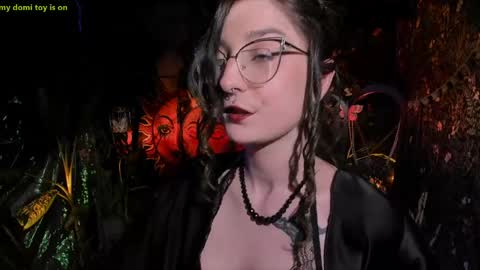 Snapshot of _lady_luna_ chatting on 05.16.26 Lady Luna online show from 05.16.26