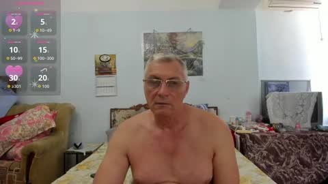 Snapshot of _lady_red_ chatting on 06.10.26 Lory online show from 06.10.26