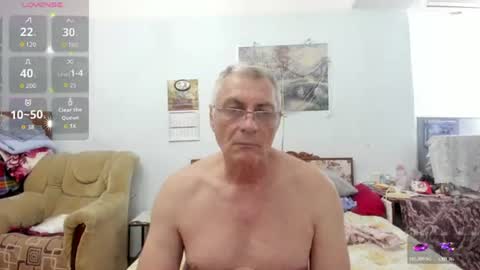 Snapshot of _lady_red_ chatting on 06.18.26 Lory online show from 06.18.26