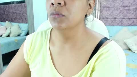 Snapshot of _lakshmi_hotx chatting on 02.15.25 NAILHA SAJANI  online show from 02.15.25