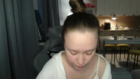 _lalune_ online show from 03.31.26