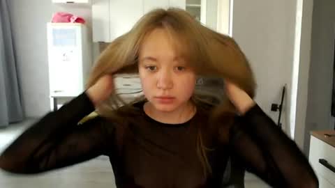 _lalune_ online show from 06.19.26