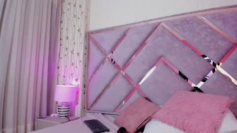 Snapshot of _lanna_jhonson_ chatting on 12.18.24 Lanna online show from 12.18.24