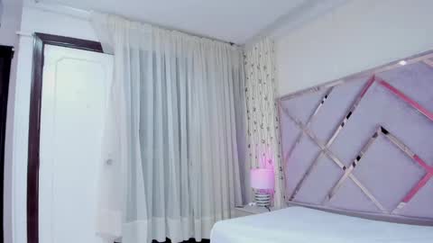 Snapshot of _lanna_jhonson_ chatting on 12.19.24 Lanna online show from 12.19.24