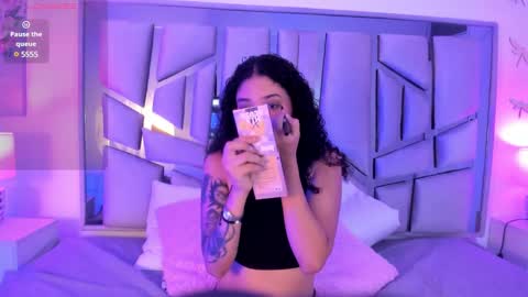 Snapshot of _lanna_jhonson_ chatting on 02.03.25 Lanna online show from 02.03.25