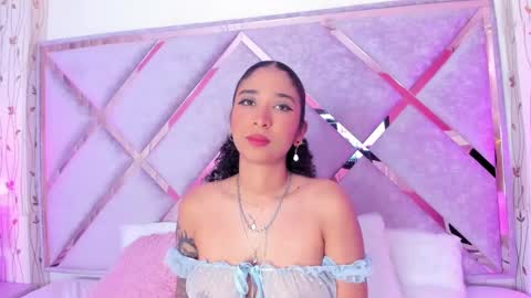 Snapshot of _lanna_jhonson_ chatting on 02.14.25 Lanna online show from 02.14.25