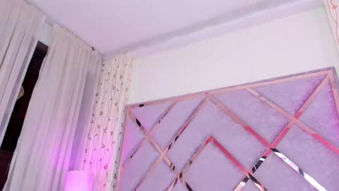Snapshot of _lanna_jhonson_ chatting on 02.28.25 Lanna online show from 02.28.25