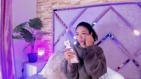 Snapshot of _lanna_jhonson_ chatting on 09.29.25 Lanna online show from 09.29.25