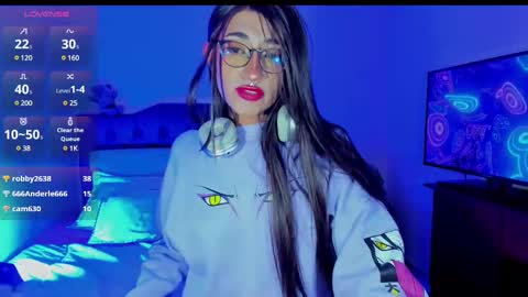 Snapshot of _lararose chatting on 12.12.24 lara online show from 12.12.24