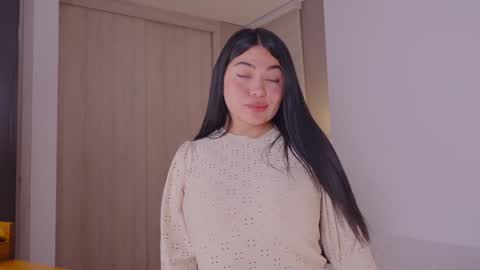 Snapshot of _lasuescun chatting on 02.04.25 Alejandra suescun online show from 02.04.25