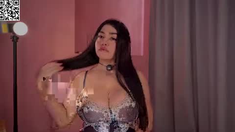 Snapshot of _lasuescun chatting on 07.24.26 Alejandra suescun online show from 07.24.26