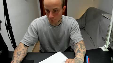 Snapshot of _layne chatting on 04.25.26 Layne online show from 04.25.26