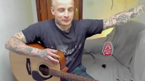 Snapshot of _layne chatting on 05.03.26 Layne online show from 05.03.26