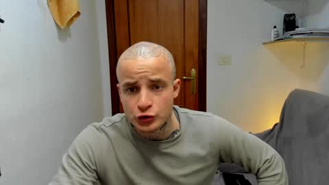 Snapshot of _layne chatting on 05.05.26 Layne online show from 05.05.26