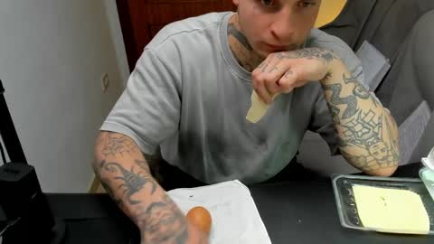 Snapshot of _layne chatting on 05.11.26 Layne online show from 05.11.26