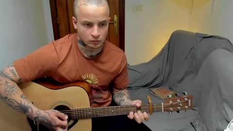 Snapshot of _layne chatting on 05.13.26 Layne online show from 05.13.26