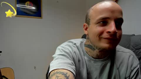 Snapshot of _layne chatting on 05.22.26 Layne online show from 05.22.26