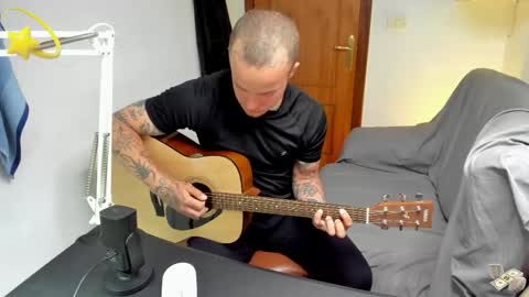 Snapshot of _layne chatting on 05.31.26 Layne online show from 05.31.26