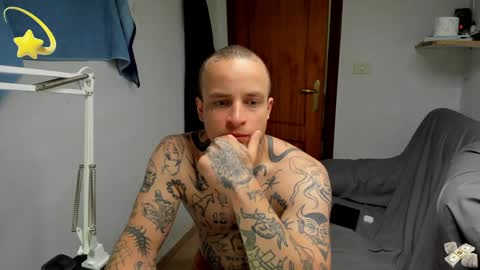 Snapshot of _layne chatting on 06.02.26 Layne online show from 06.02.26