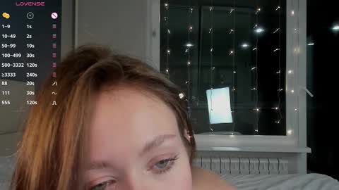 Snapshot of _leksi_ chatting on 12.20.24 leksi online show from 12.20.24