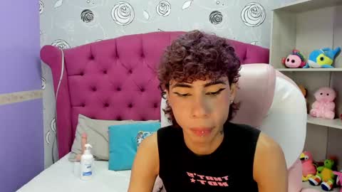 Snapshot of _lemmon_ chatting on 01.10.25  L E M M O N  online show from 01.10.25