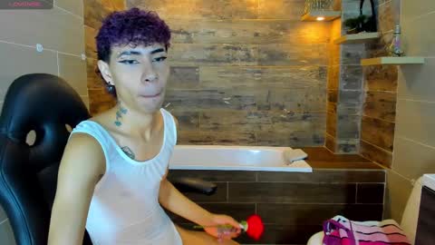 Snapshot of _lemmon_ chatting on 02.19.25  L E M M O N  online show from 02.19.25