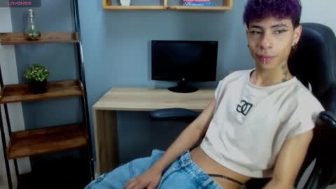 Snapshot of _lemmon_ chatting on 02.20.25  L E M M O N  online show from 02.20.25