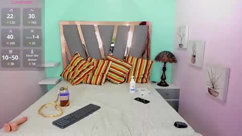 Snapshot of _lemmon_ chatting on 02.26.25  L E M M O N  online show from 02.26.25