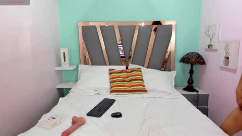 Snapshot of _lemmon_ chatting on 10.22.25  L E M M O N  online show from 10.22.25