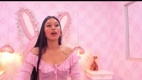  Lia Swan  online show from 10.27.25