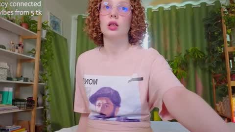 Salome   Lovense always on from 5 tk   My content and your custom requests  online show from 01.30.25