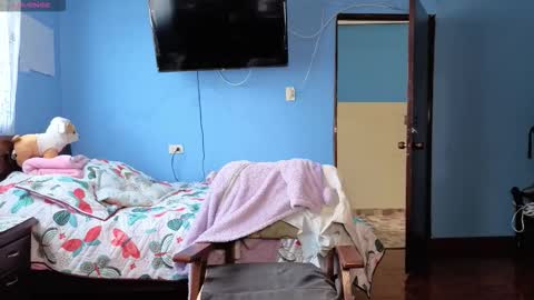 Snapshot of _lindasy_ chatting on 01.19.26 Lindasy online show from 01.19.26