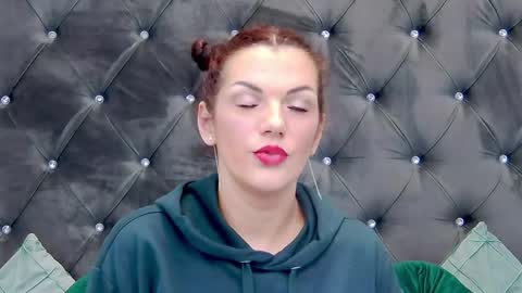 Snapshot of _lissa_ann_ chatting on 02.10.25 Lisa online show from 02.10.25