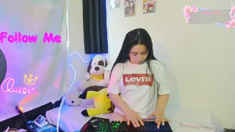 Snapshot of _litle_mily_ chatting on 06.05.26 Mily online show from 06.05.26