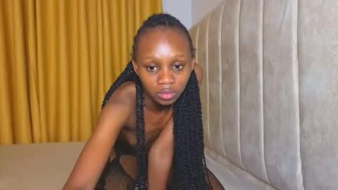 Snapshot of _littlevenus chatting on 11.10.25 Littlevenus online show from 11.10.25