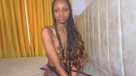 Snapshot of _littlevenus chatting on 11.19.25 Littlevenus online show from 11.19.25