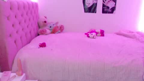 Sofia 3 online show from 10.14.25