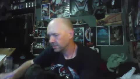 Snapshot of _longfellow chatting on 04.22.26 That guy online show from 04.22.26
