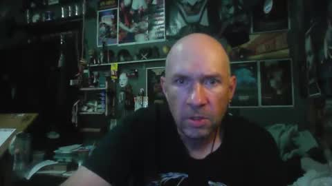 Snapshot of _longfellow chatting on 04.22.26 That guy online show from 04.22.26