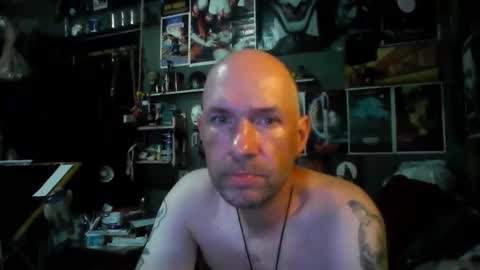 Snapshot of _longfellow chatting on 05.19.26 That guy online show from 05.19.26