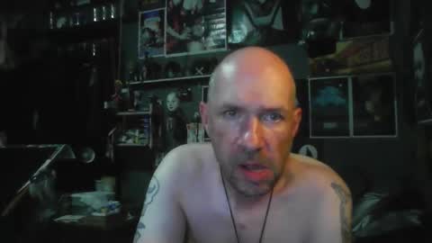Snapshot of _longfellow chatting on 05.25.26 That guy online show from 05.25.26