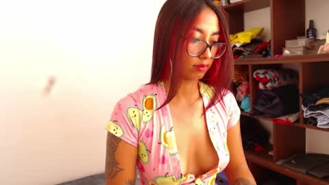 _loreana_ online show from 11.19.25